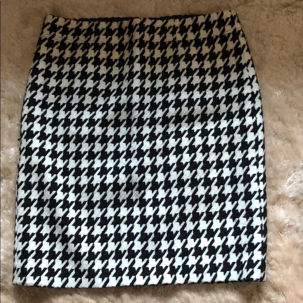 Laundry houndstooth skirt